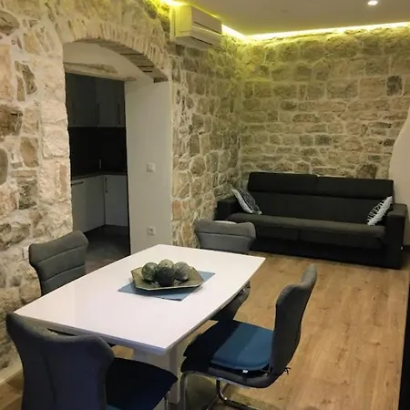 Daire Old Town Ivo Makarska