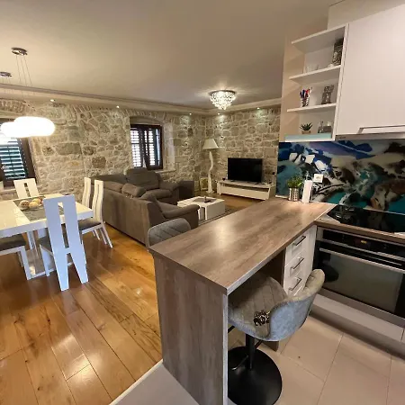 Old Town Ivo * Makarska