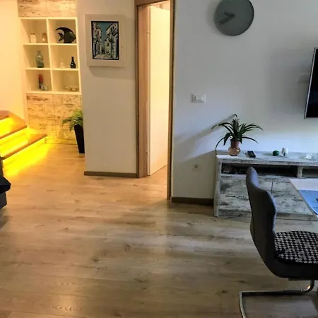 Old Town Ivo Daire *