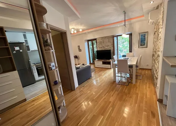 Old Town Ivo Apartment