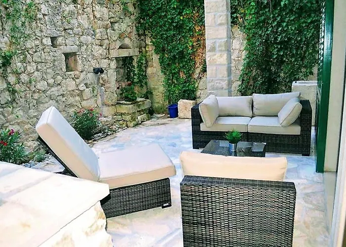 Old Town Ivo Apartment *