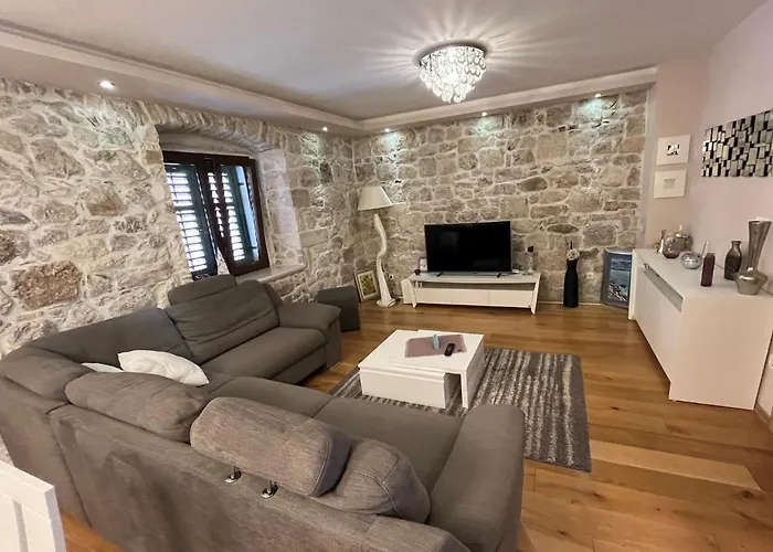 Old Town Ivo Макарска