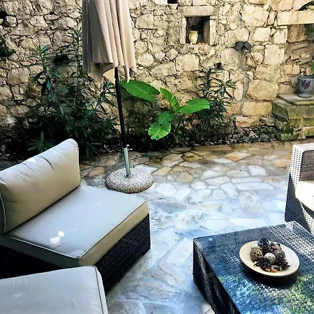 Old Town Ivo Apartment *